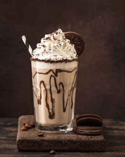 Descubre el delicioso Frappe de nuestra cafetería: Vainilla, Crema Irlandesa y Caramelo